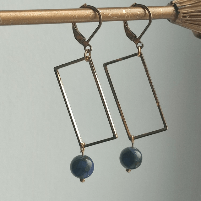 Boucles d'oreilles en lapis lazuli (pierres naturelles) et rectangles, dormeuses en acier inoxydable doré -sans nickel, pièce unique 
