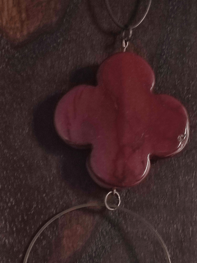 Z-Sautoir fleur en agate rouge - orange, perles en agate rouge foncé, anneaux bronze,réglable, pièce unique 
