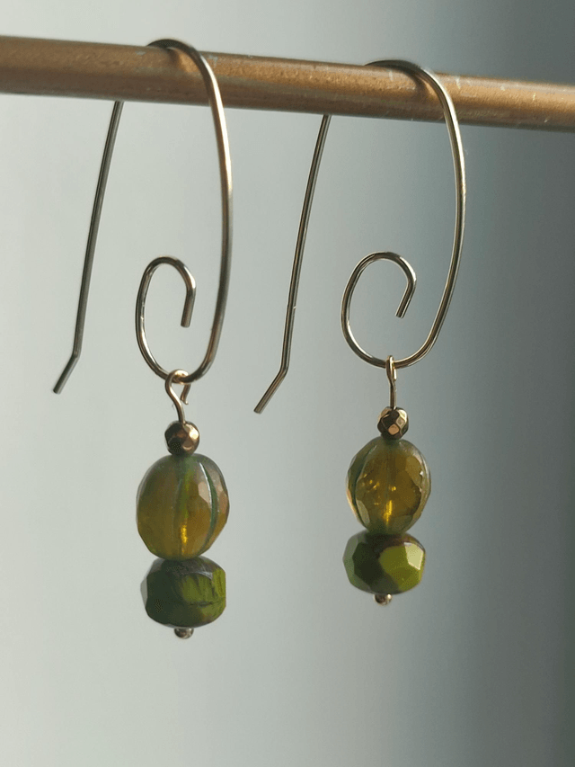 Z-Boucles d'oreilles verre vert et hématite doré -sans nickel-