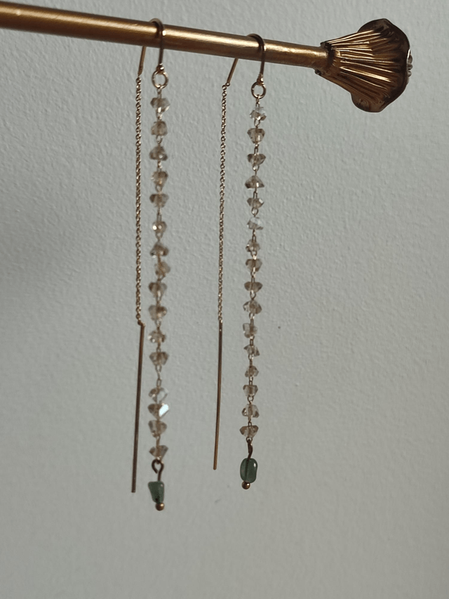 Z- Boucles d'oreilles longues perles en verre et sodalite ( pierres naturelles) pièce unique -sans nickel 