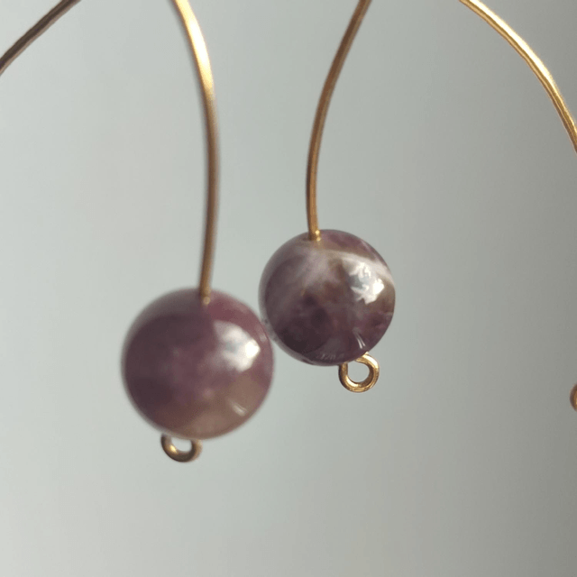 Boucles asymétriques améthyste et hématite : pierres naturelles 