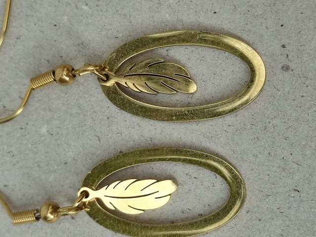 Boucles d'oreilles feuilles et ovales en acier inoxydable doré -sans nickel, pièce unique 