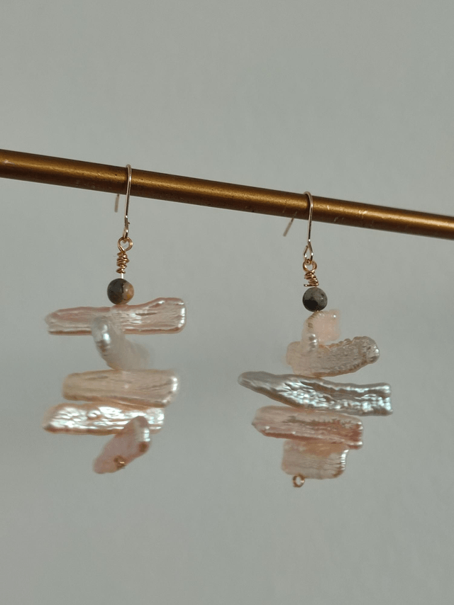 Z-Boucles d'oreilles en nacre, perles en obsidienne ( pierres naturelles), fermoirs en acier inoxydable doré -sans nickel- pièce unique 