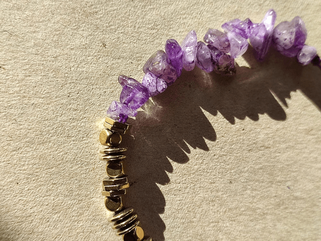 Z-Bracelet améthyste ( pierres naturelles) et hématite doré réglable monté sur fil de jade violet 