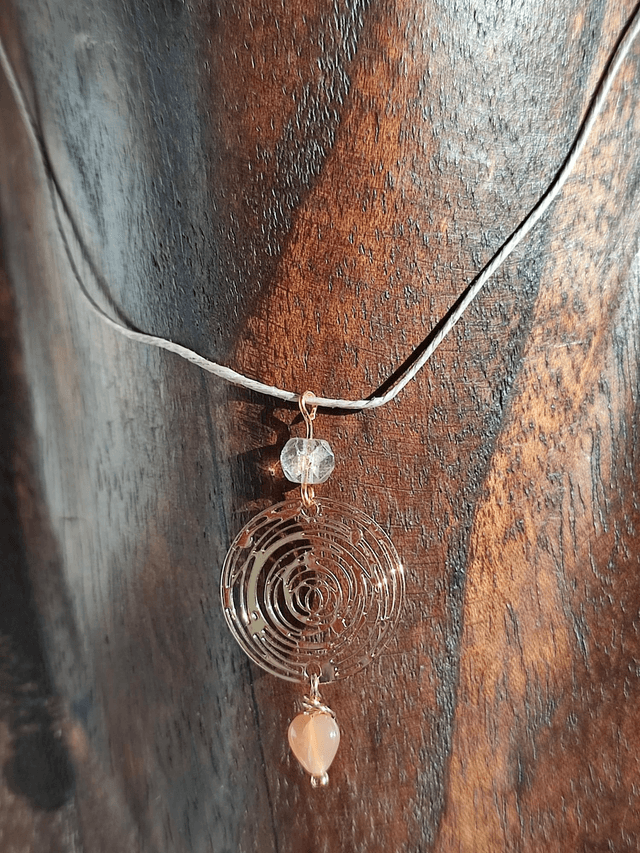 Collier cercle et cœur orange 🧡 monté sur fil de lin avec chaîne d'extension en acier inoxydable doré 