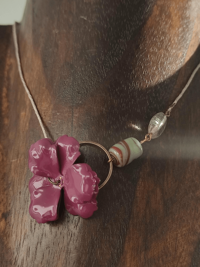 Z-Collier fleur fushia en acier et verre de Murano monté sur fil de lin avec chaîne d'extension, pièce unique 