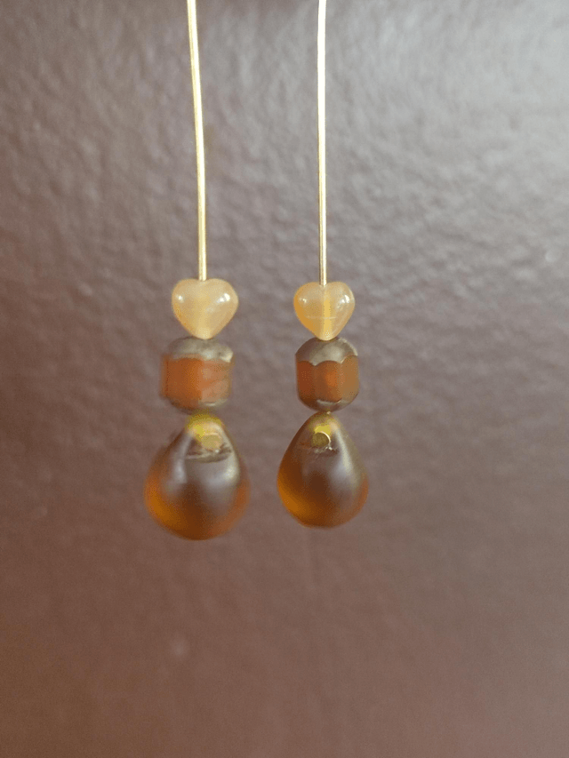 Boucles d'oreilles longues cœur, gouttes &perles en verre sur tige et fermoirs en laiton bronze -sans nickel, pièce unique 