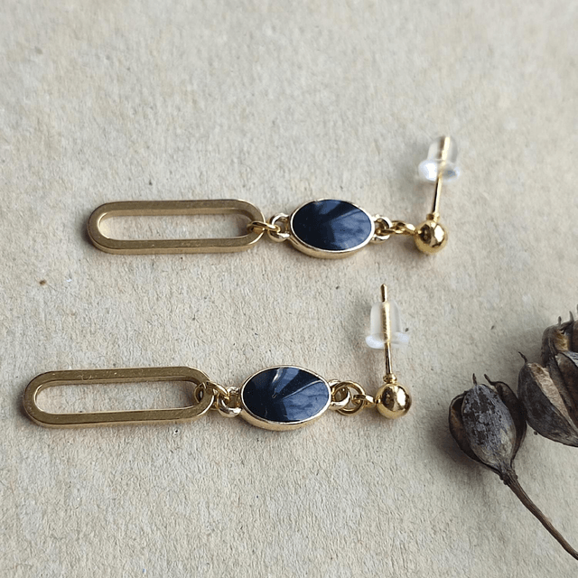 Boucles d'oreilles email noir, acier inoxydable doré -sans nickel, pièce unique 