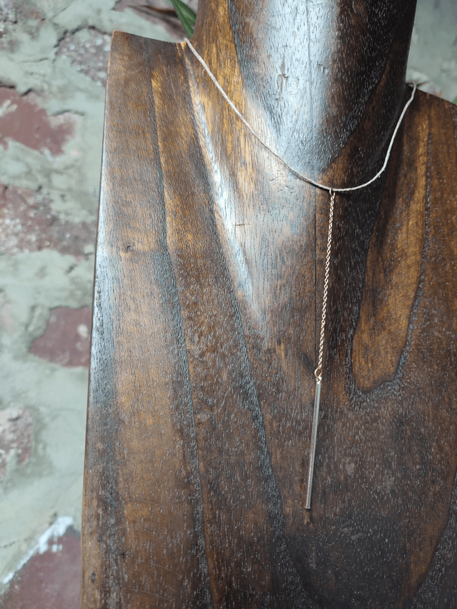 Collier long pendentif chaine en acier inoxydable doré, monté sur fil de lin réglable avec chaîne d'extension 