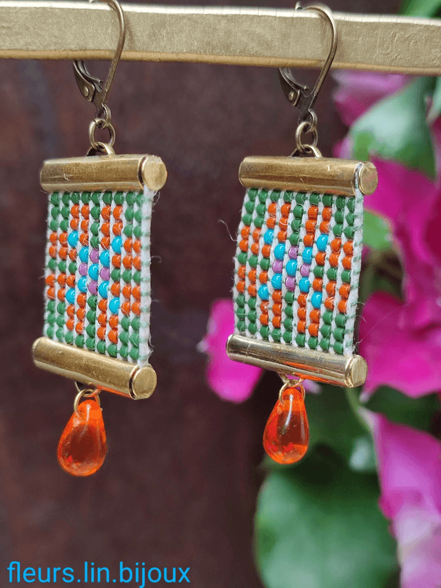 Z- Boucles d'oreilles " fleur "verre miyuki tissées main sur fil de lin avec goutte en verre orange - sans nickel - pièce unique 
