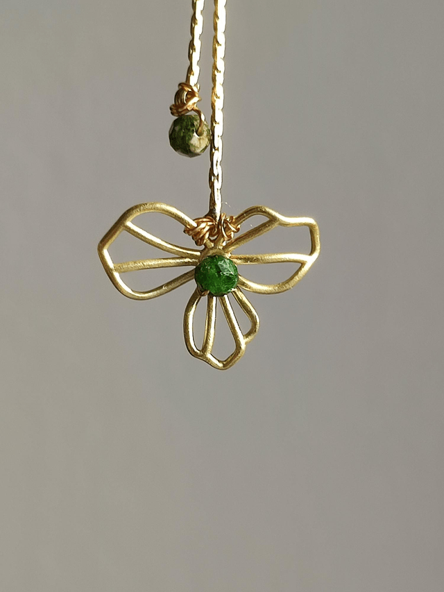 Z- Boucles d'oreilles longues en diopside verte ( pierres naturelles)-sans nickel 