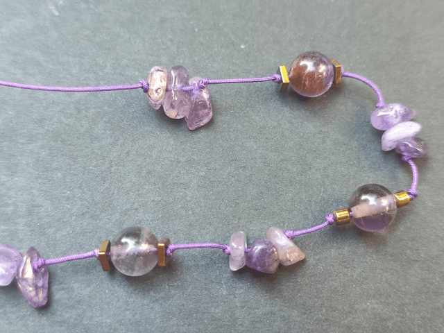 Bracelet améthyste ( pierres naturelles) réglable sur fil de jade résistant, pièce unique 