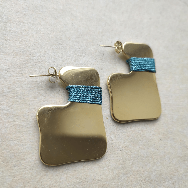 Boucles acier et fil bleu& or " les sublimes" sans nickel, pièce unique 