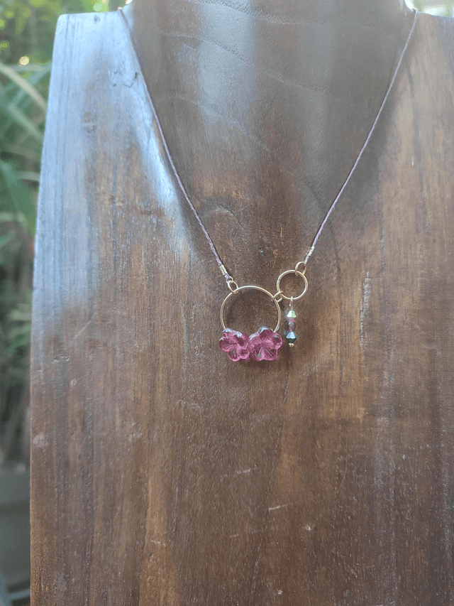Collier fleurs & 3 perles en verre monté sur fil de lin réglable avec chaîne d'extension en acier inoxydable doré, pièce unique 