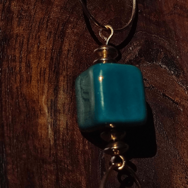 Sautoir céramique et verre" bleu paon"  acier inoxydable doré monté sur fil de lin réglable,- pièce unique 