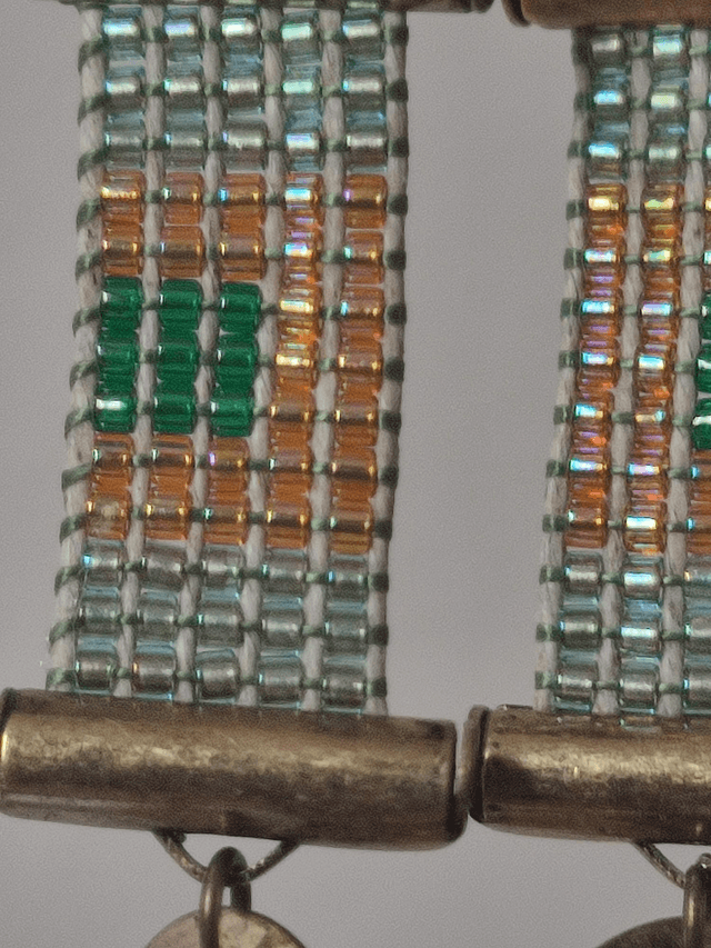 Boucles d'oreilles tissées main en perles de verre miyuki sur lin,vert et or, -sans nickel,pièce unique 