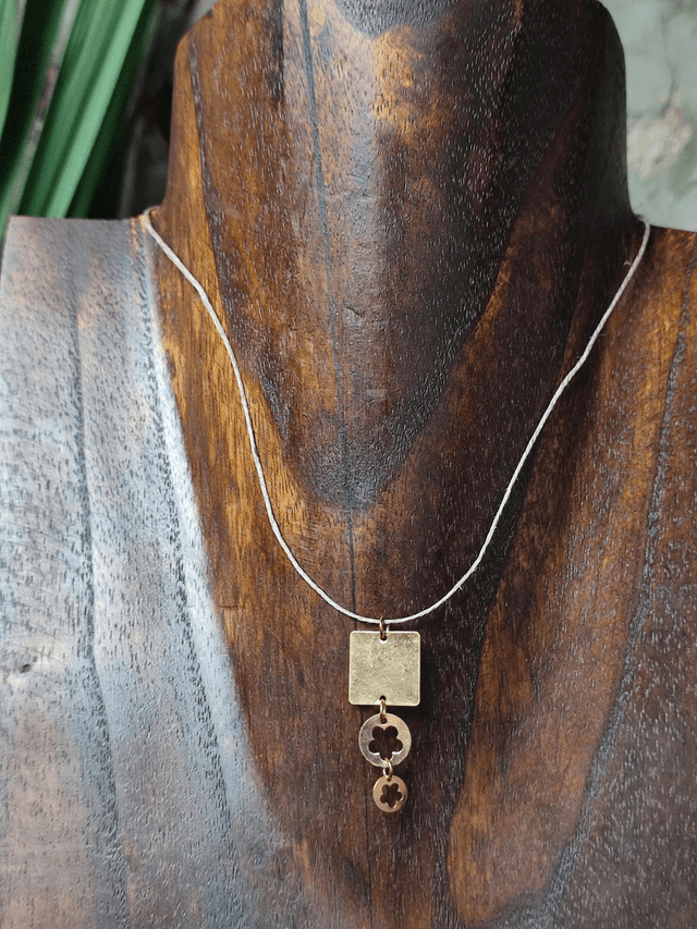 Z-Collier pendentif carré & rond monté sur fil de lin réglable avec chaîne d'extension dorée 