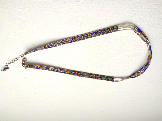 Collier tissé main en perles de verre miyuki tons de vert, bleu,or, violet, orange, réglable 