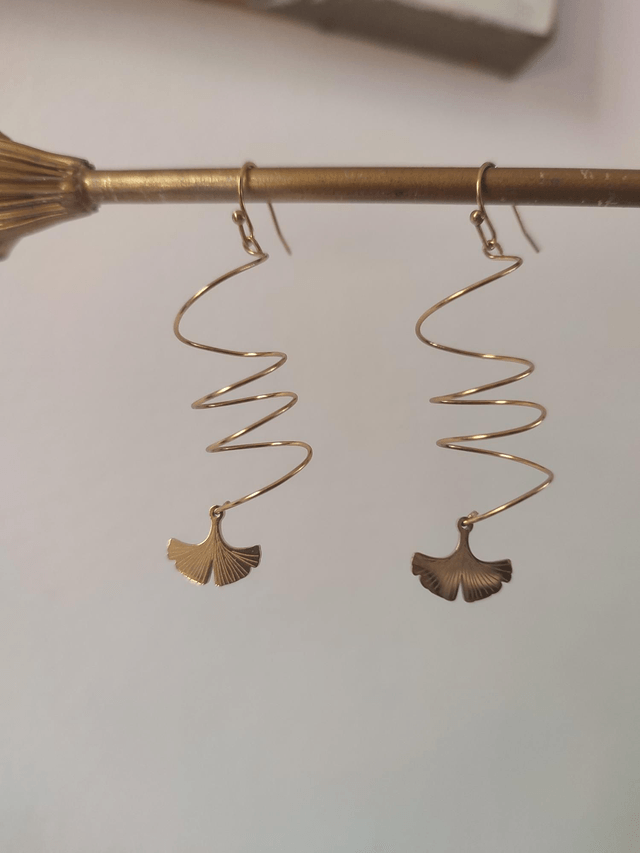 Z-Boucles d'oreilles "tourbillon" fleurs de ginkgo biloba acier inoxydable doré -sans nickel, pièce unique 