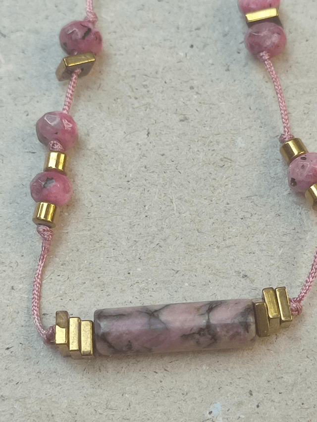 Bracelet en rhodonite et agate rose (pierres naturelles)& nacre réglable sur fil de jade 