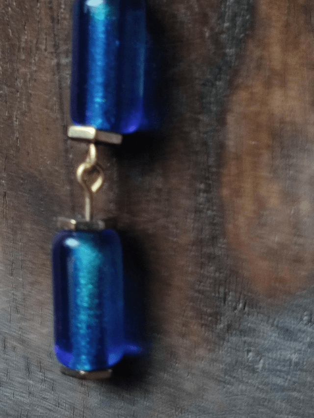 Z-Collier pendentif en verre bleu Klein monté sur fil de lin avec chaîne d'extension en acier inoxydable doré, pièce unique 