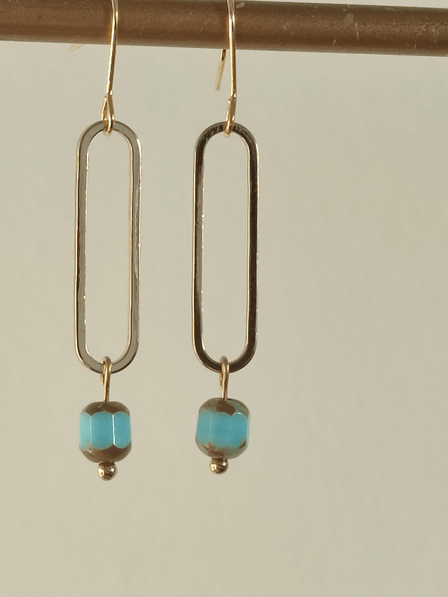 Z-Boucles d'oreilles aux jolis reflets de bleu et or pour ces perles de verre, acier inoxydable doré -sans nickel 