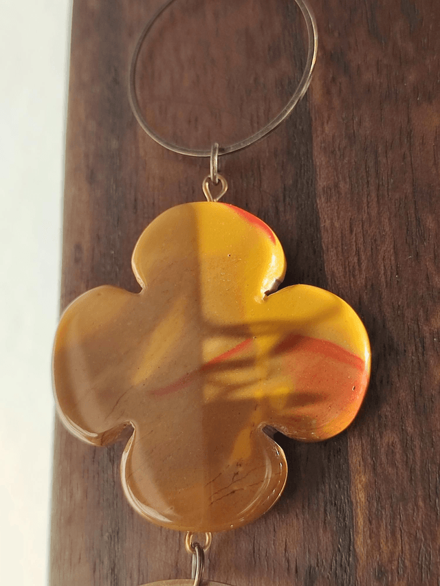 Sautoir fleur en agate ( pierres naturelles) verre trempé et verre de Murano monté sur fil de lin réglable, pièce unique 
