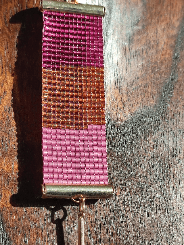 Collier tissé main dégradé de tons roses et or en perles de verre miyuki, monté sur fil de lin réglable avec chaîne d'extension dorée, pièce unique 