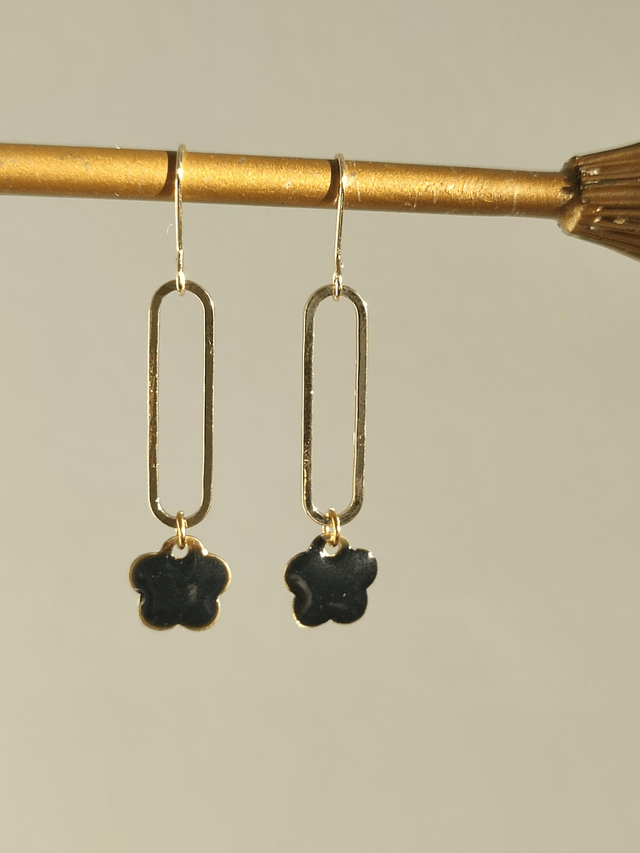 Boucles d'oreilles fleurs noires et ovale, acier inoxydable doré -sans nickel 