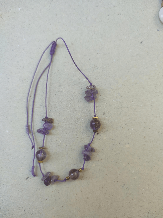 Bracelet améthyste ( pierres naturelles) réglable sur fil de jade résistant, pièce unique 