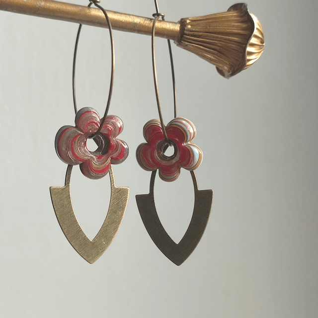 Créoles fleurs en verre de Murano et laiton bronze, sans nickel, pièce unique 