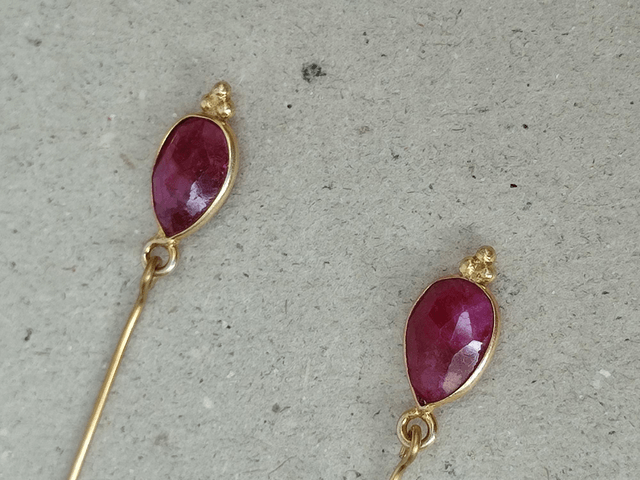 Boucles d'oreilles longues feuilles et agate rose (pierres naturelles)acier inoxydable doré -sans nickel, pièce unique 