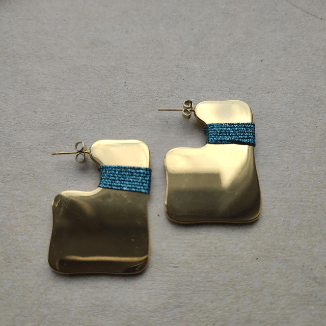 Boucles acier et fil bleu& or " les sublimes" sans nickel, pièce unique 