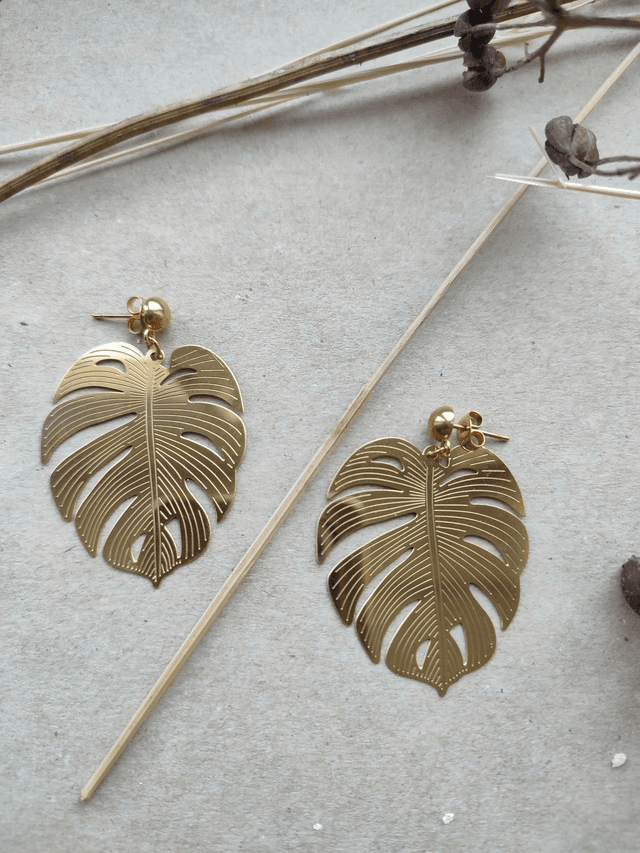 Boucles &quot; philodendron&quot; en acier inoxydable doré -sans nickel, pièce unique 