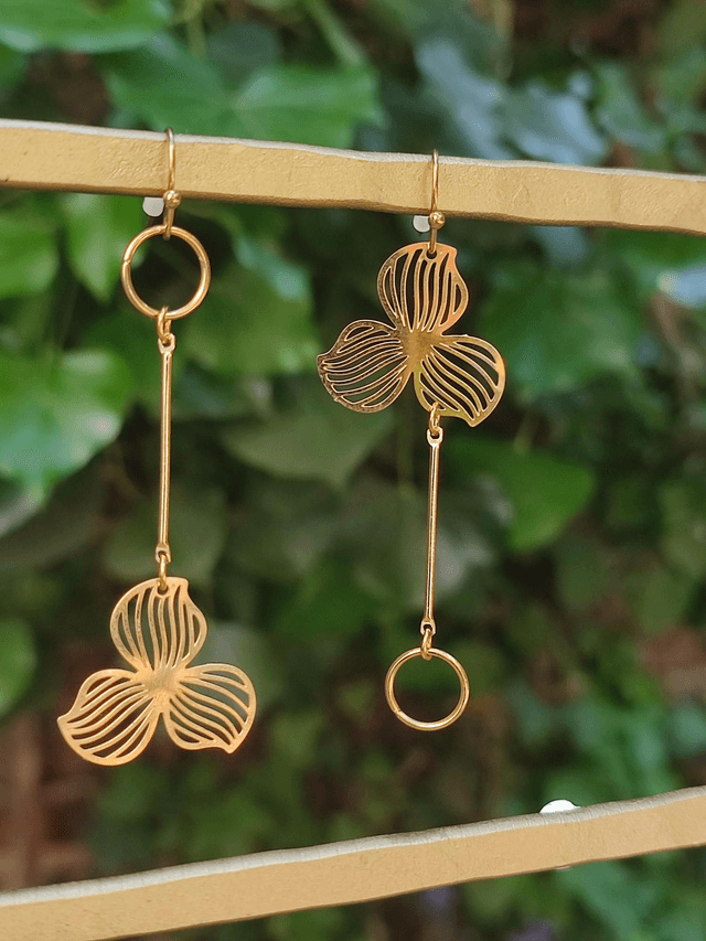 Z-Boucles d&#039;oreilles fleurs et cercles asymétriques en acier inoxydable doré -sans nickel- pièce unique 