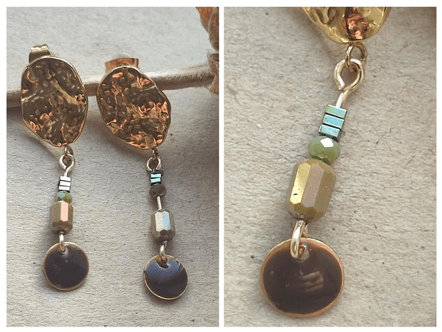 Boucles d&#039;oreilles email brun et verre kaki , acier inoxydable doré -sans nickel 